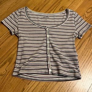 🧚‍♀️🧚‍♀️HOLLISTER RAINBOW STRIPED BUTTON DOWN BABY TEE